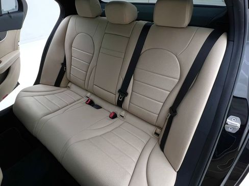 Used 2018 Mercedes-Benz C 300 4MATIC Sedan image 22