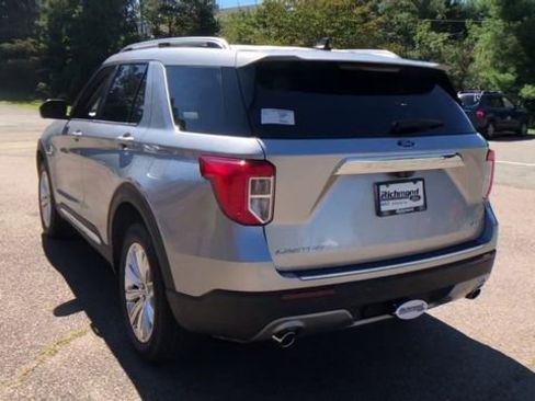 Used 2021 Ford Explorer Limited w/ Equipment Group 301A image 2