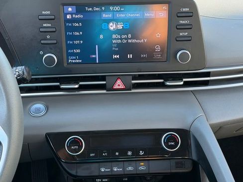 Used 2023 Hyundai Elantra SEL image 20