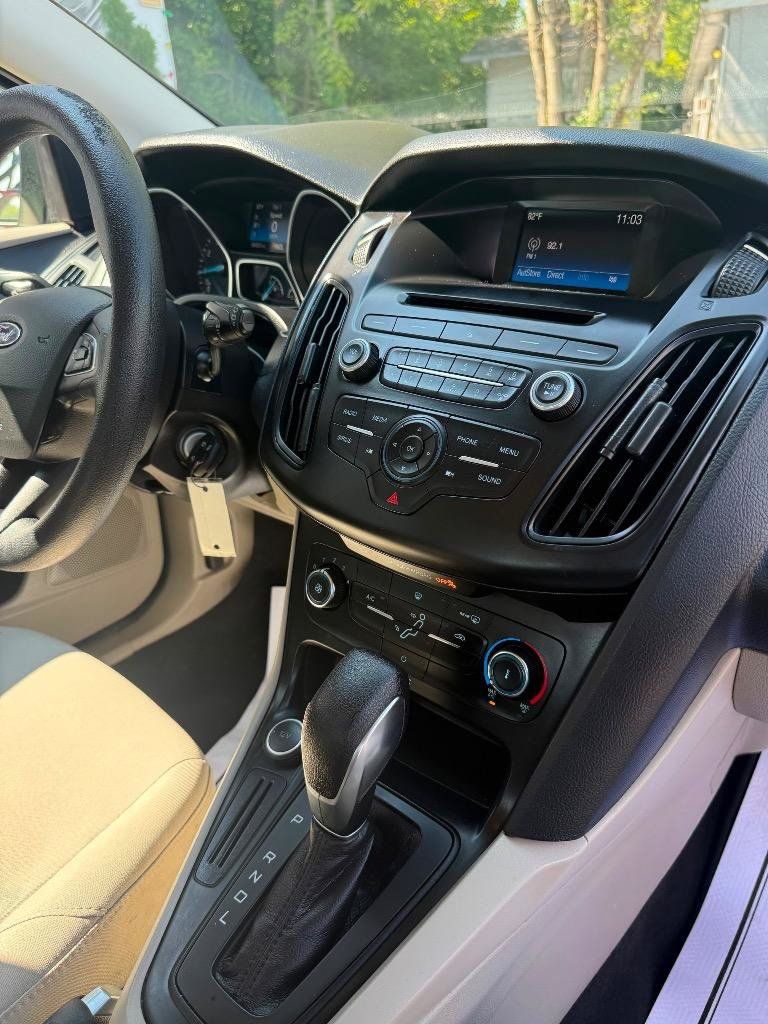 Used 2017 Ford Focus SE FWD image 30