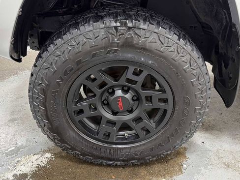 Used 2016 Toyota 4Runner SR5 image 10