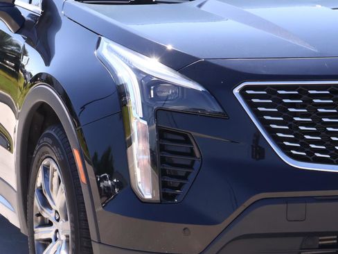 Used 2019 Cadillac XT4 Premium Luxury w/ Cold Weather Package image 9