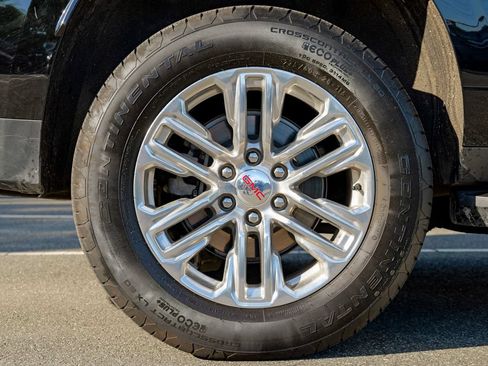 Used 2024 GMC Yukon XL SLT w/ SLT Premium Package AWD/4WD image 14