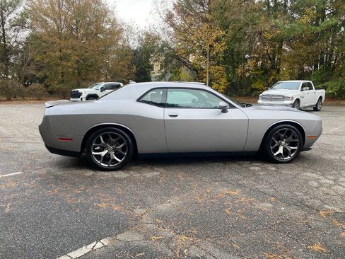 Used 2016 Dodge Challenger SXT Plus image 4