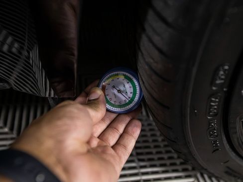 Used 2018 Jaguar XF First Edition image 38