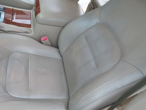 Used 2013 Toyota Land Cruiser image 15