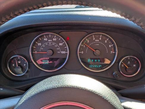 Used 2017 Jeep Wrangler Unlimited Sahara w/ Connectivity Group image 11