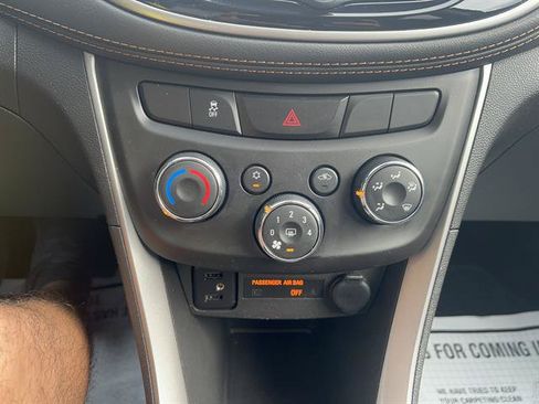 Used 2020 Chevrolet Trax LS w/ Tint and Cruise Package FWD image 19