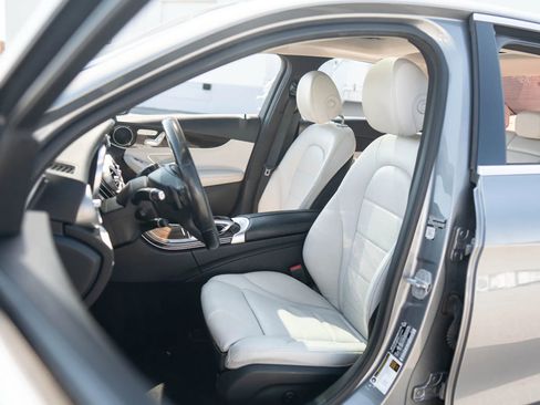 Used 2015 Mercedes-Benz C 300 Sedan image 27