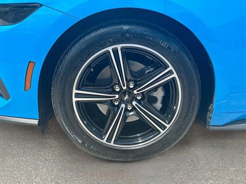 Used 2025 Ford Mustang Coupe RWD image 28