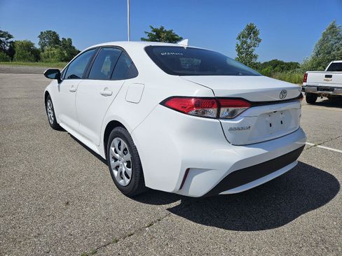 Used 2022 Toyota Corolla LE FWD image 5