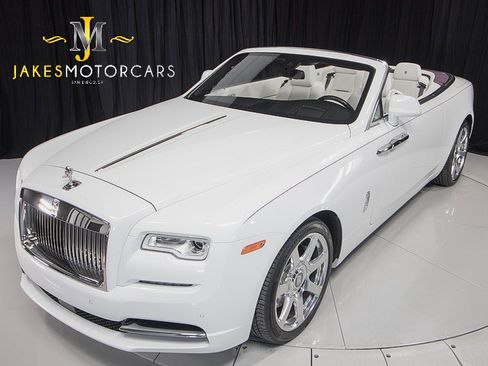 Used 2017 Rolls-Royce Dawn image 21