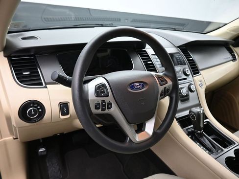 Used 2018 Ford Taurus SE image 13