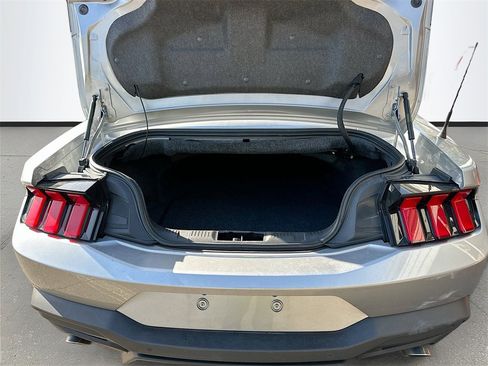 Used 2024 Ford Mustang Premium image 24