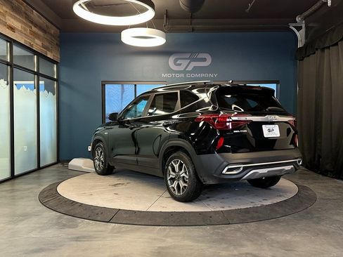 Used 2023 Kia Seltos EX AWD/4WD image 5
