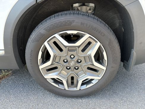 Used 2022 Hyundai Santa Fe Limited w/ Cargo Package FWD image 7