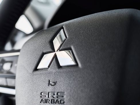 New 2026 Mitsubishi Outlander SE FWD image 21