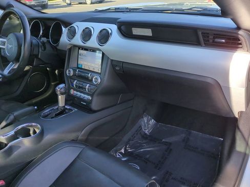 Used 2017 Ford Mustang Premium image 16