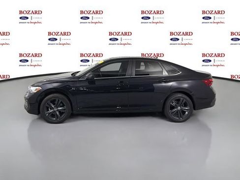 Used 2023 Volkswagen Jetta SE FWD image 5