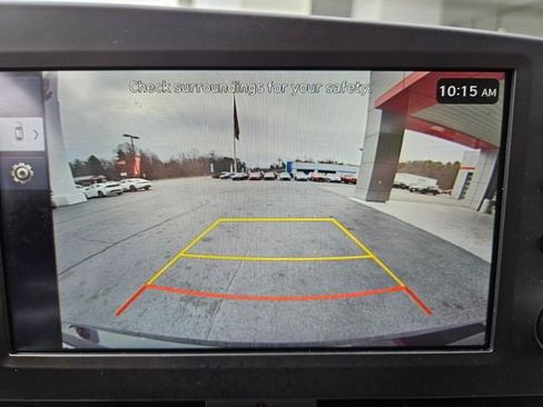 Used 2025 Hyundai Elantra SE image 22