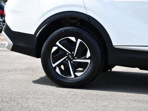 Used 2023 Kia Sportage LX AWD/4WD image 9