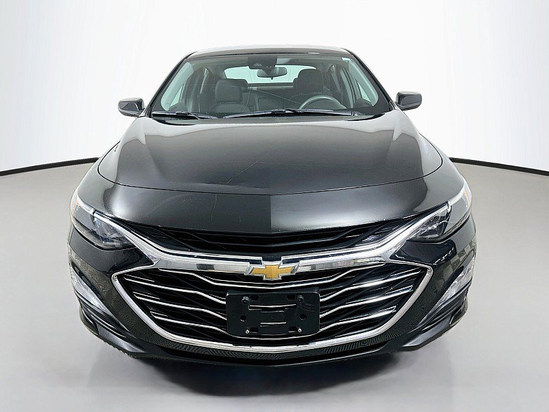Used 2025 Chevrolet Malibu LT FWD image 2