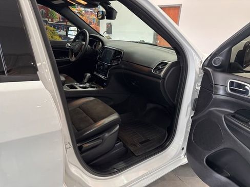 Used 2019 Jeep Grand Cherokee Altitude image 51