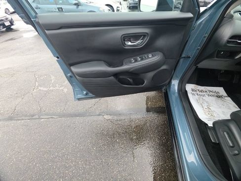 Used 2025 Honda HR-V EX-L image 11