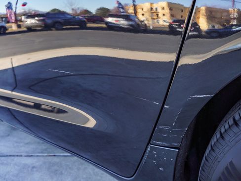 Used 2019 Chrysler Pacifica Touring-L w/ S Appearance Package image 13