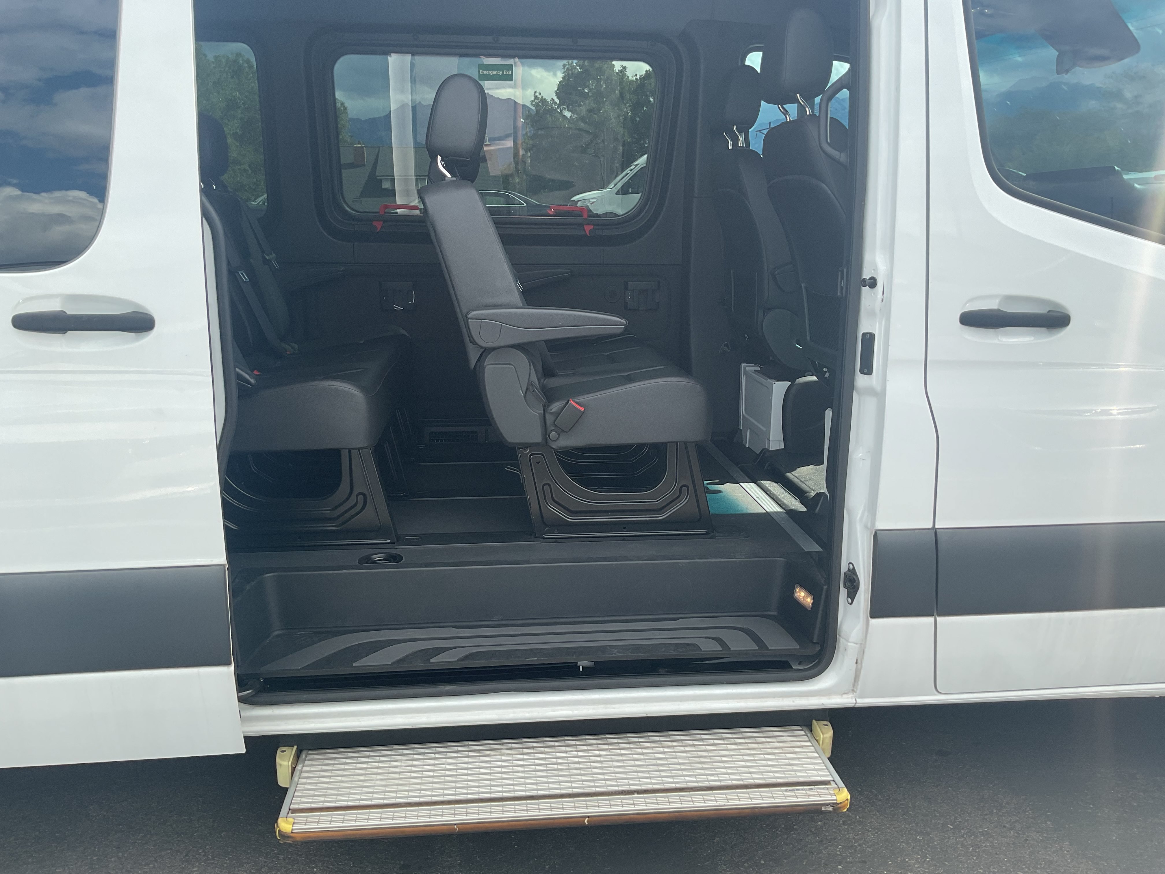 Used 2020 Mercedes-Benz Sprinter 2500 image 19