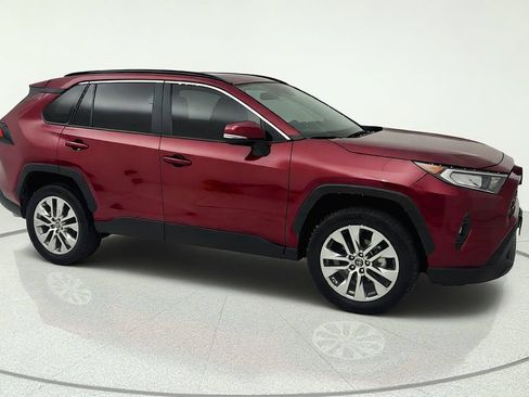 Used 2021 Toyota RAV4 XLE Premium FWD image 8