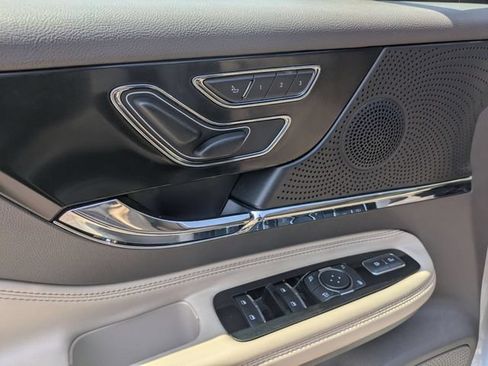 Certified 2024 Lincoln Corsair AWD image 23