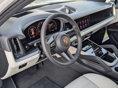 New 2026 Porsche Cayenne E-Hybrid image 4