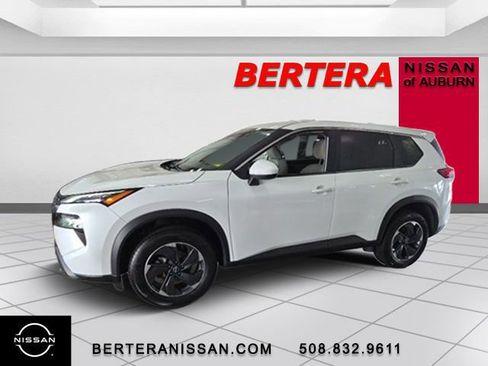 Used 2025 Nissan Rogue SV AWD/4WD image 1
