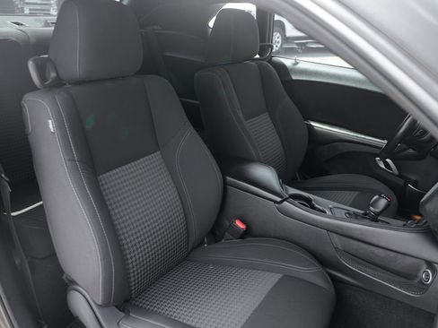 Used 2023 Dodge Challenger SXT RWD image 32