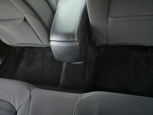 Used 2018 Ford Fusion SE image 25