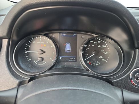 Used 2018 Nissan Rogue SL w/ Premium Package FWD image 7