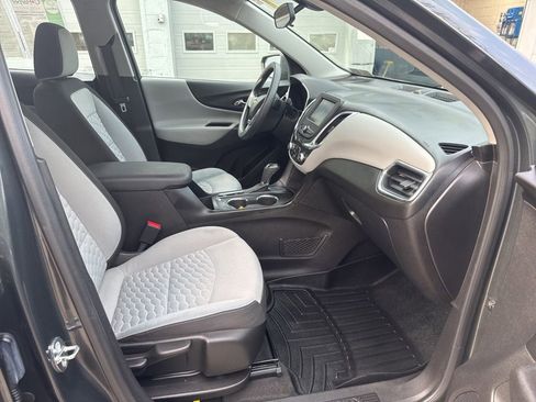 Certified 2018 Chevrolet Equinox LS FWD image 11