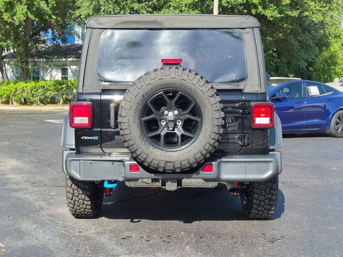 Used 2023 Jeep Wrangler Unlimited w/ Cold Weather Group AWD/4WD image 10