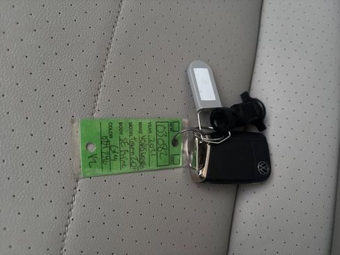 Used 2021 Volkswagen Tiguan SE R-Line image 18