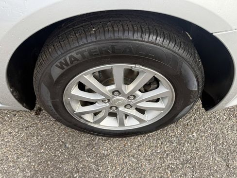 Used 2020 Chevrolet Sonic LT image 7