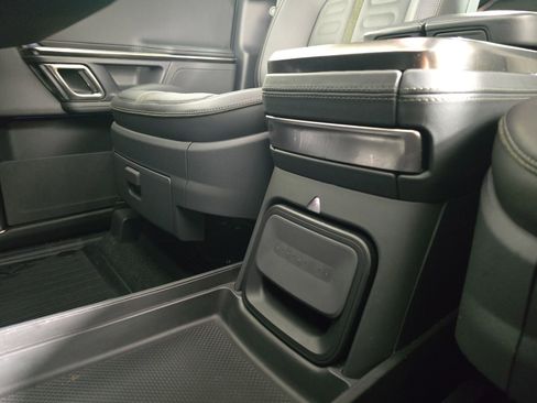 Used 2022 Rivian R1T Adventure image 31