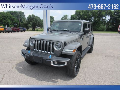 Used 2022 Jeep Wrangler Unlimited Sahara w/ Cold Weather Group AWD/4WD image 2