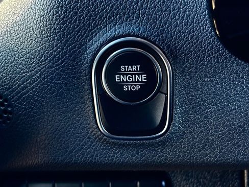 Used 2025 Mercedes-Benz Sprinter 2500 image 22