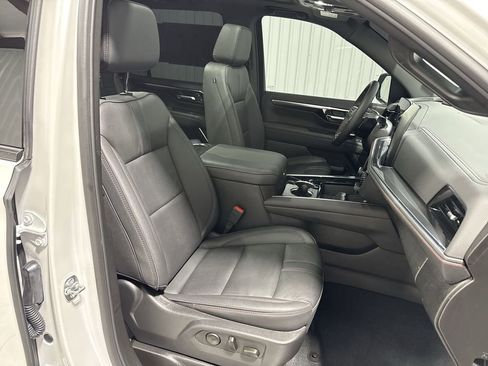 Used 2025 Chevrolet Tahoe RST w/ Comfort Package image 29