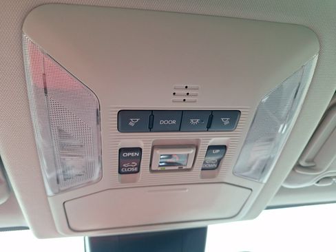 Used 2025 Toyota RAV4 XLE w/ Convenience Package FWD image 28
