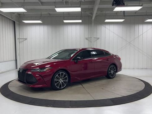 Used 2019 Toyota Avalon Touring w/ Advanced Safety Package FWD image 4