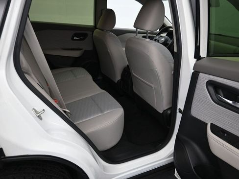 Used 2023 Nissan Rogue SV AWD/4WD image 16