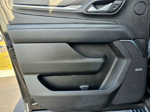 Used 2023 GMC Yukon XL Denali w/ Denali Reserve Package image 30