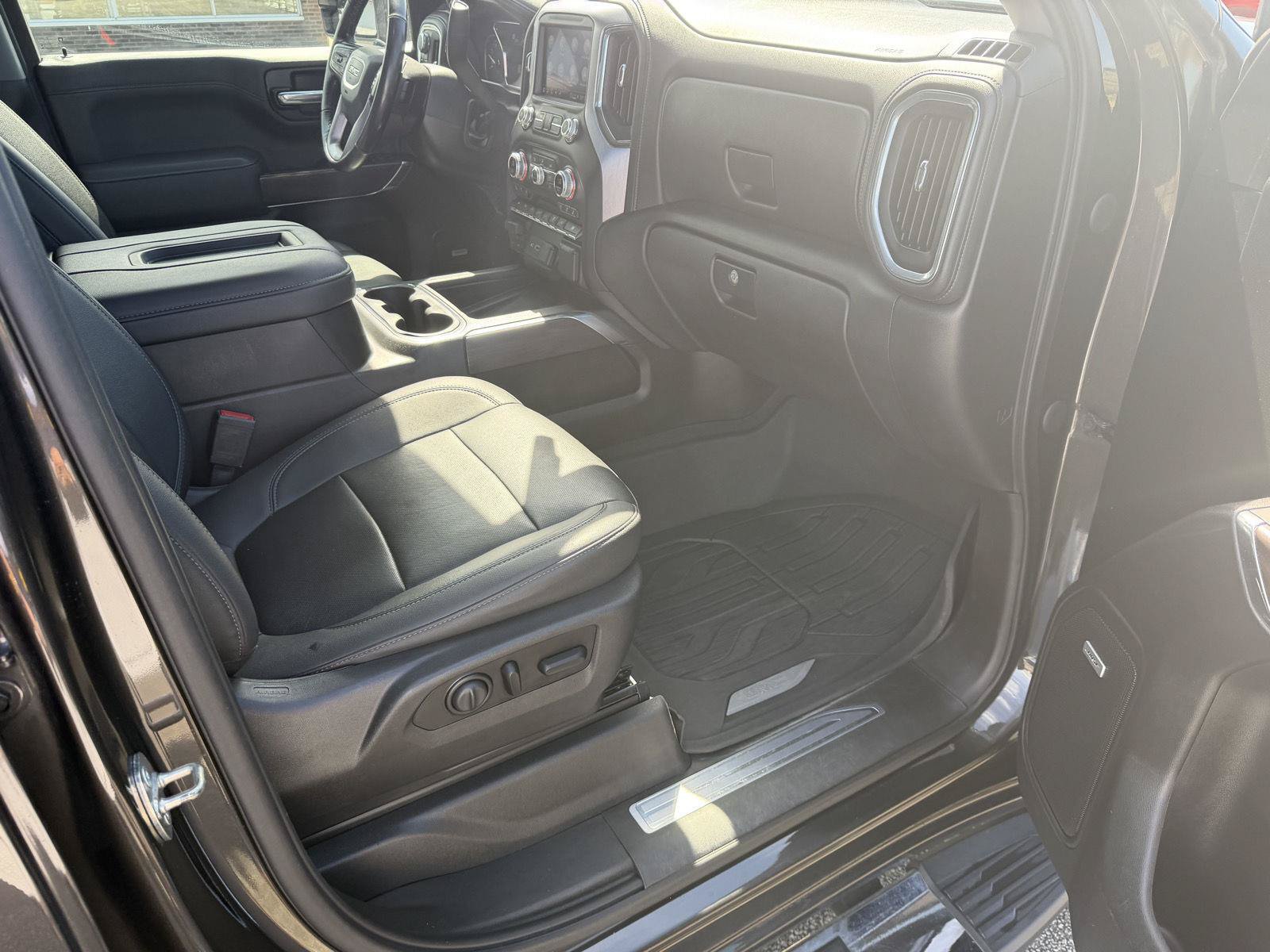 Used 2021 GMC Sierra 1500 SLT w/ Technology Package AWD/4WD image 23